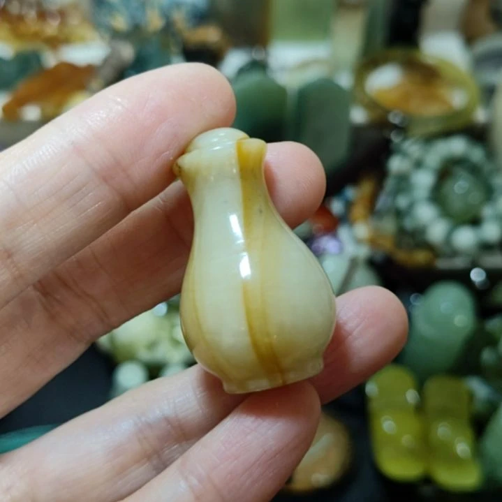 岫玉未镶嵌挂坠款式