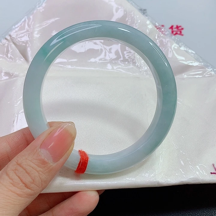 未镶嵌手镯翡翠?****