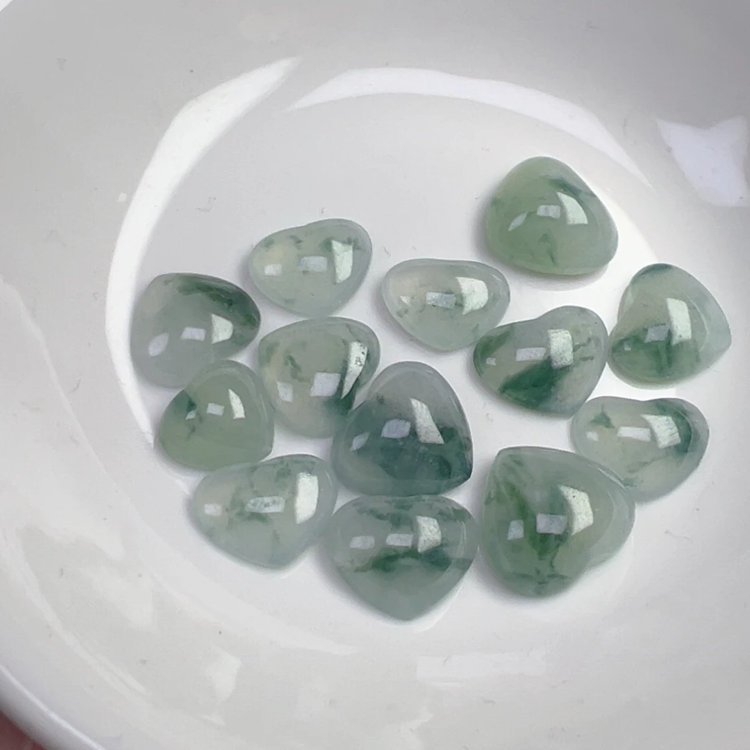 翡翠散珠冰飘花爱心