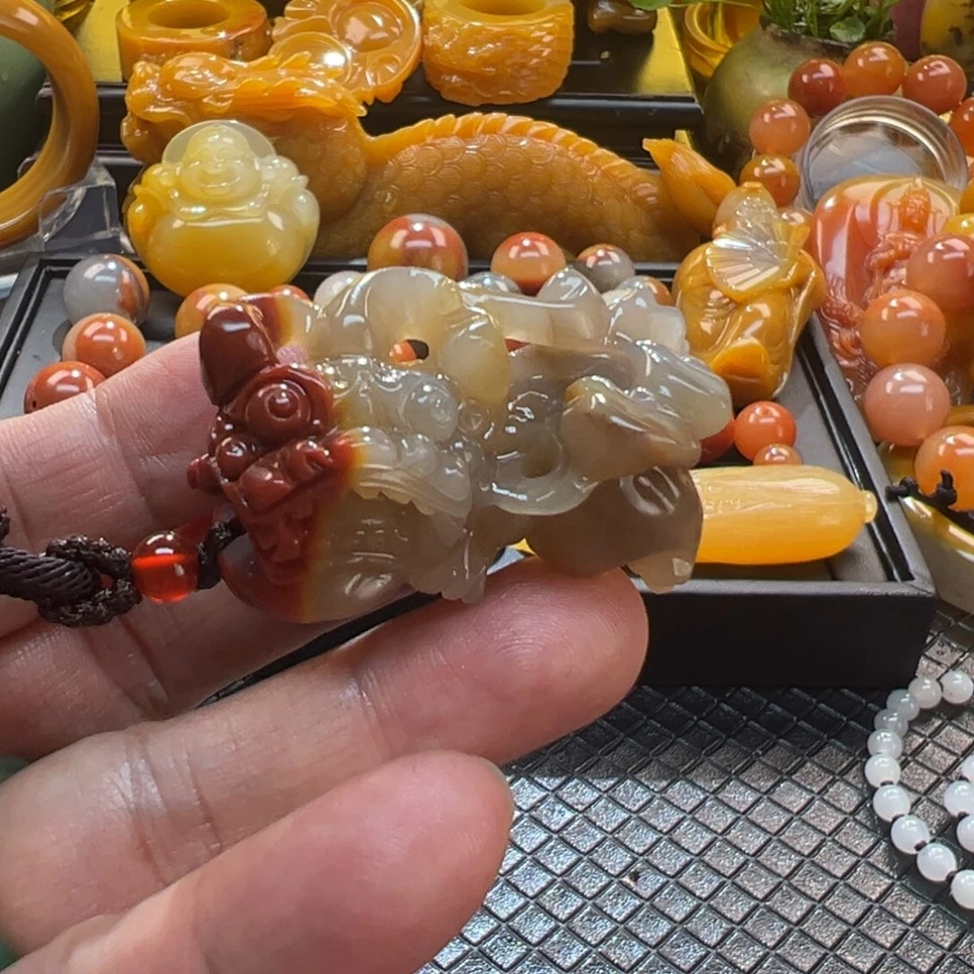 石英质玉未镶嵌颈饰