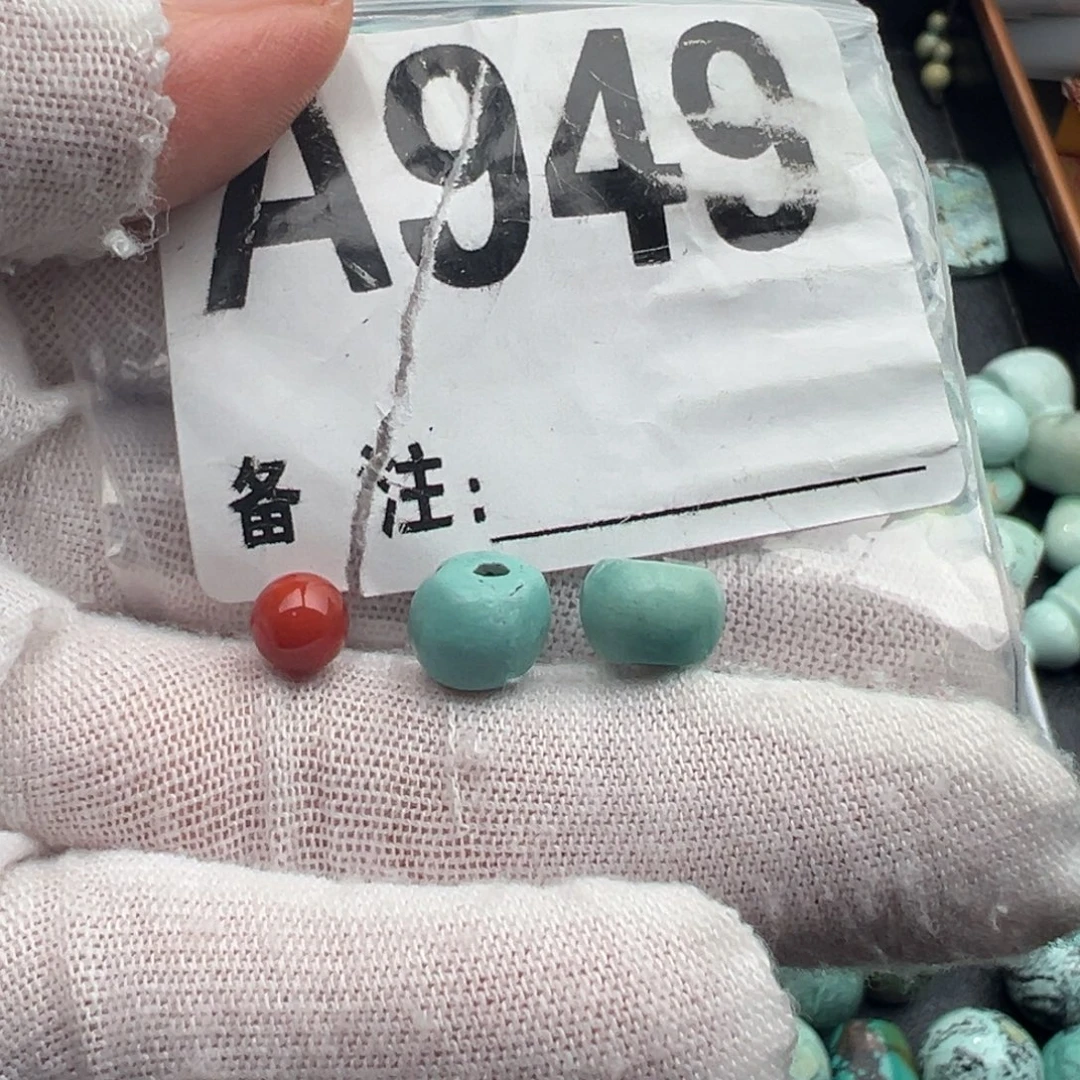 未镶嵌卡9墩子一对南红玛瑙
