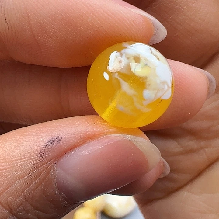 蜜蜡未镶嵌珠宝奇石