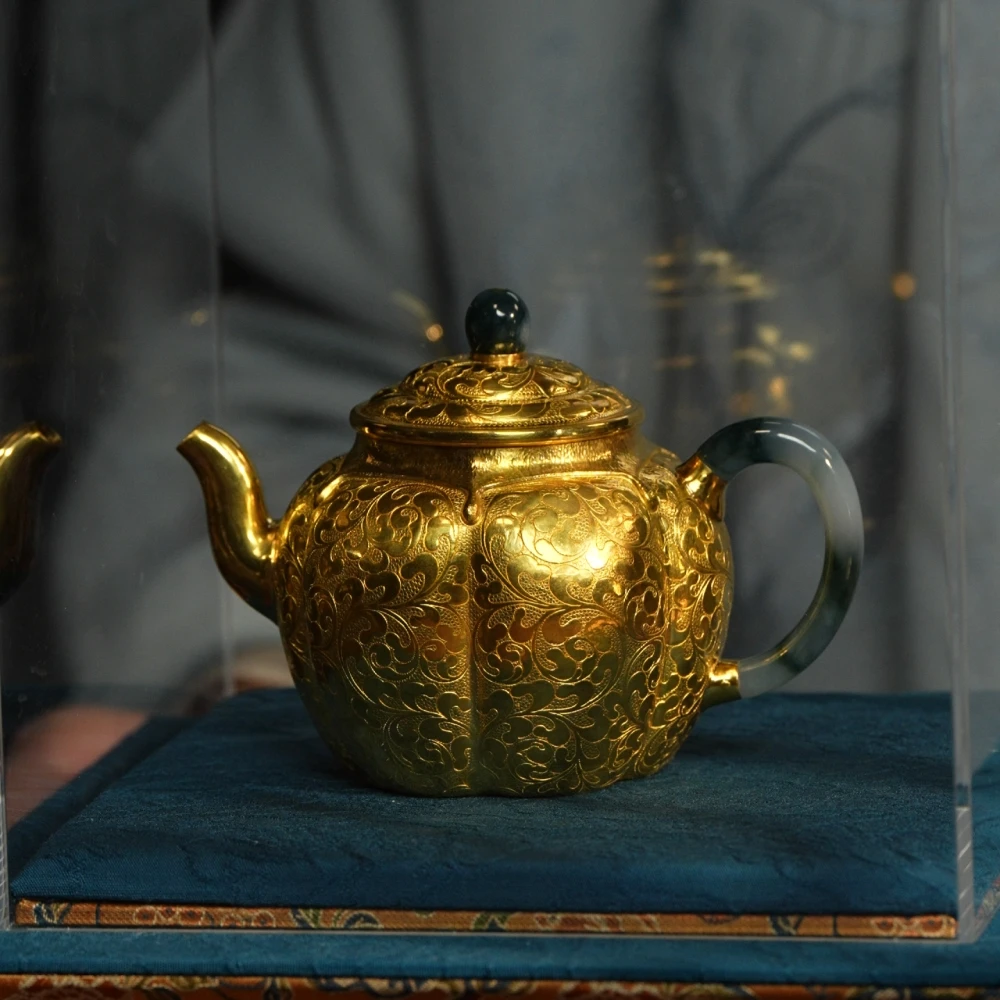 呆坐 寸发标手作纯金錾刻缠枝大唐无双壶 克重191g  茶壶手工金壶