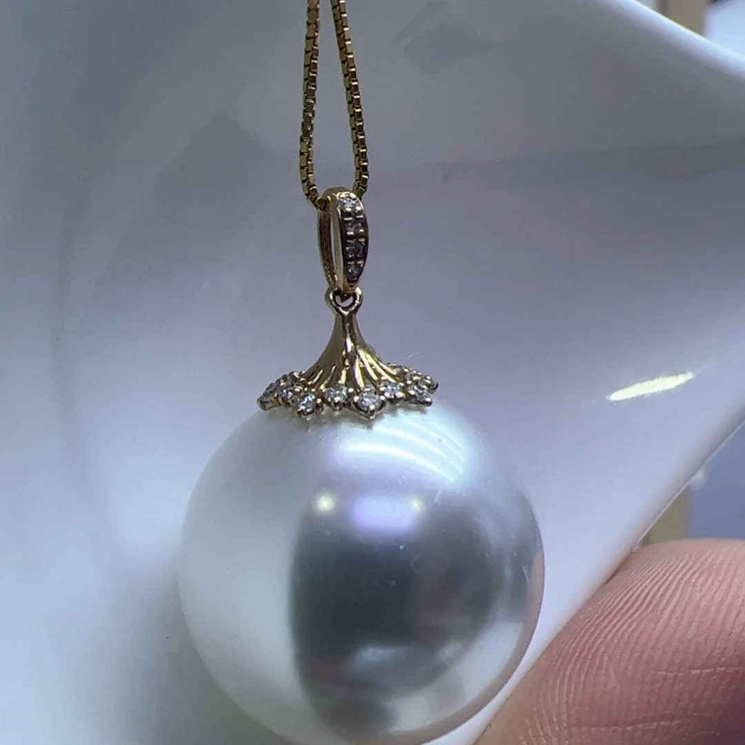 18K金镶嵌淡水珍珠耳饰