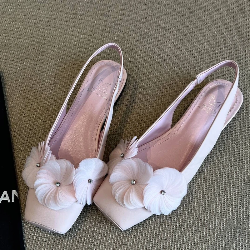 时尚百搭绝美花朵方头平底单鞋女2025春季新款仙女风包头后空凉鞋