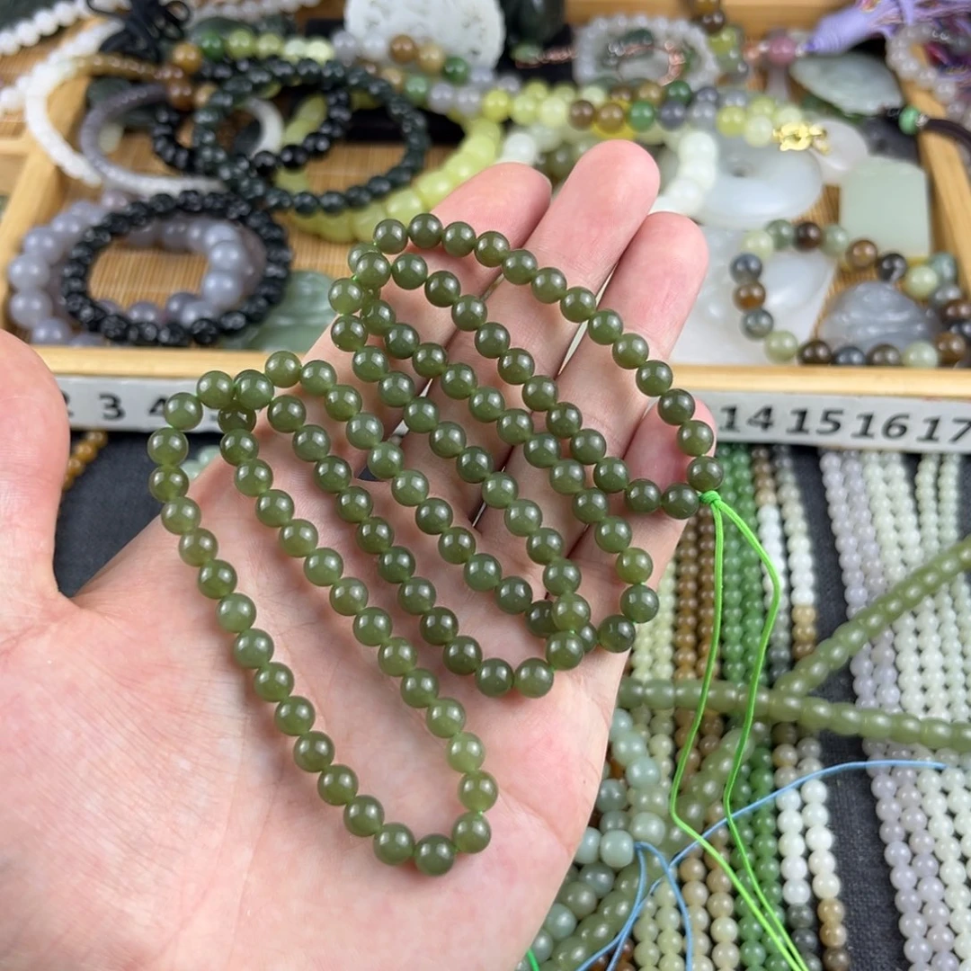 烽***鶴和田玉未镶嵌颈饰