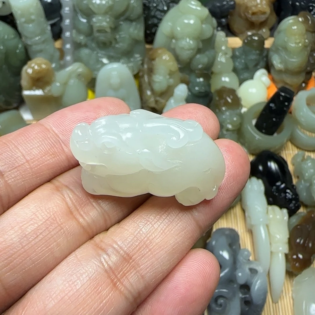 未镶嵌和田玉挂件