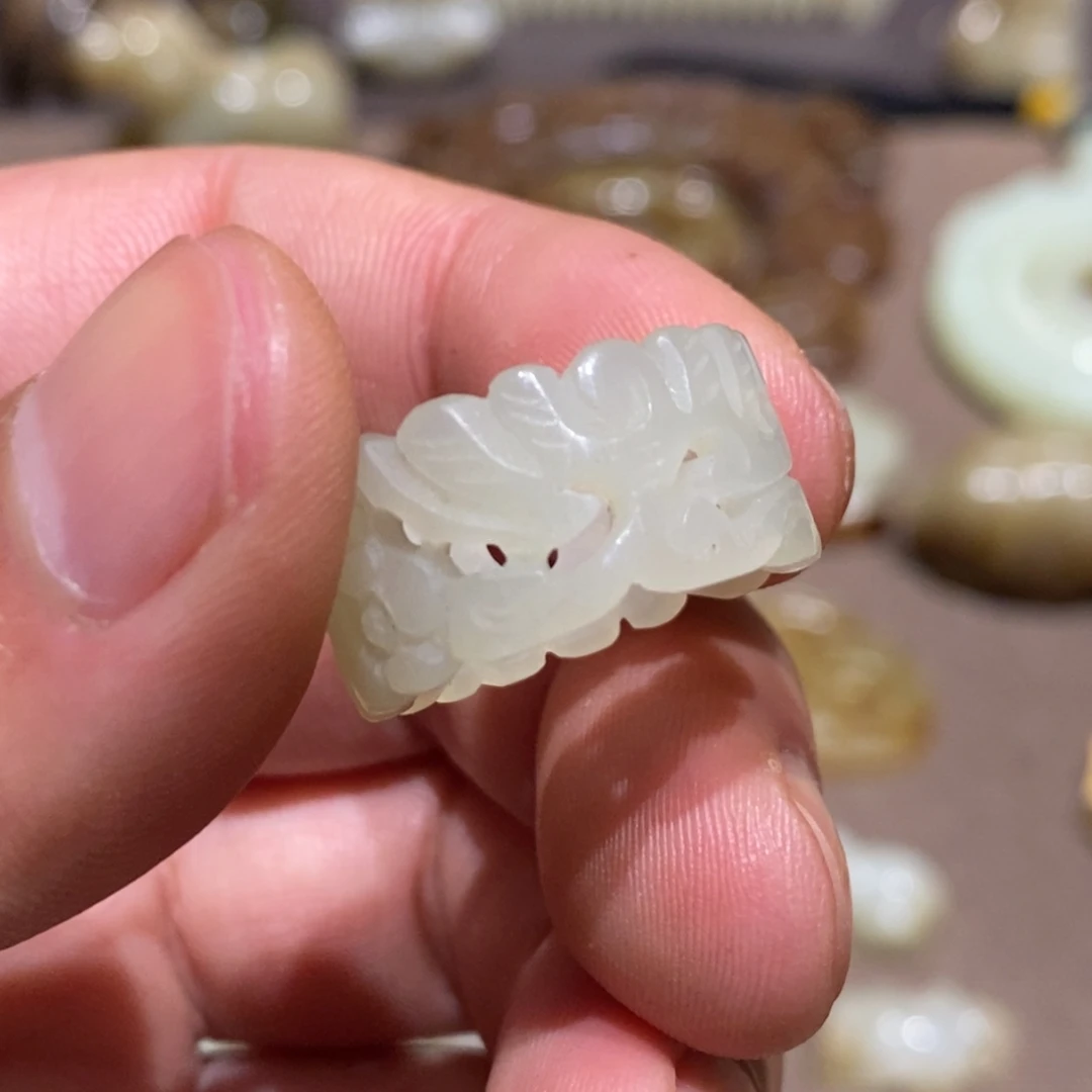 和田玉（糖玉）未镶嵌颈饰