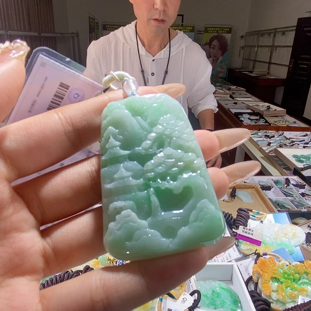 翡翠未镶嵌颈饰翡翠
