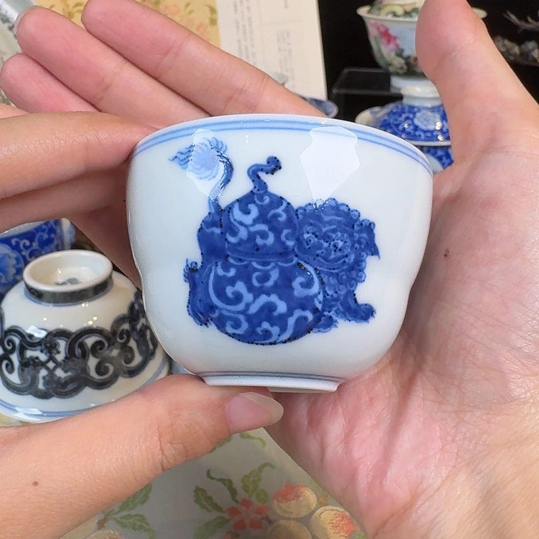 松风馆藏青花狮子葫芦杯