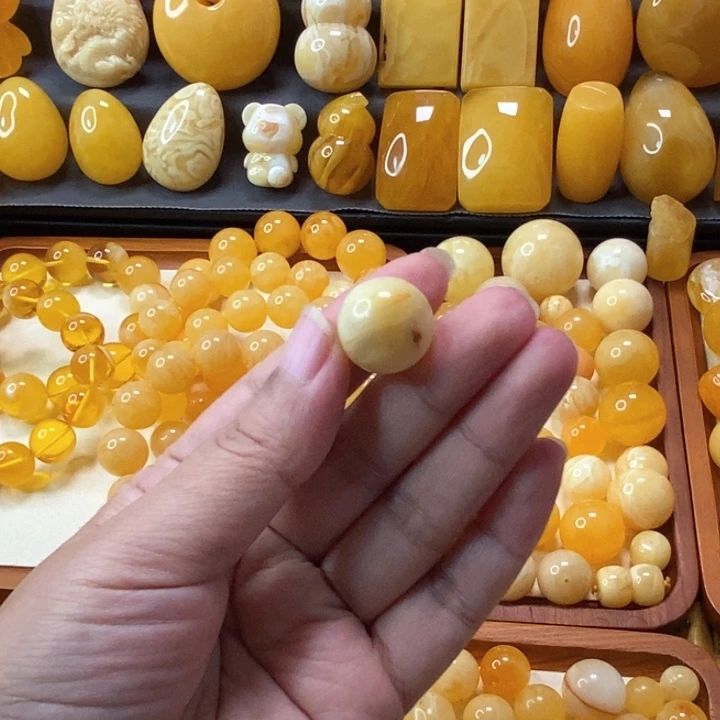 琥珀未镶嵌珠宝奇石