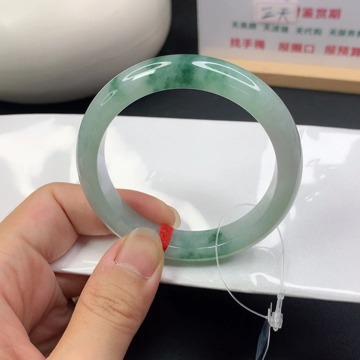 翡翠手镯未镶嵌5455