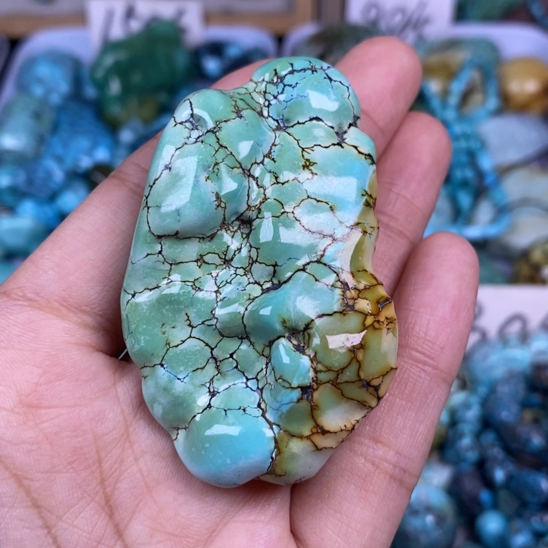 绿松石未镶嵌颈饰