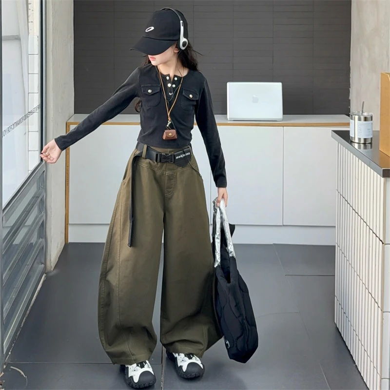 女童军绿色工装裤春秋款2025新款裤子宽松版慵懒风休闲高腰阔腿裤