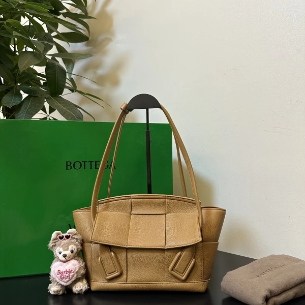 95新/包包/葆蝶家/250624SW0006