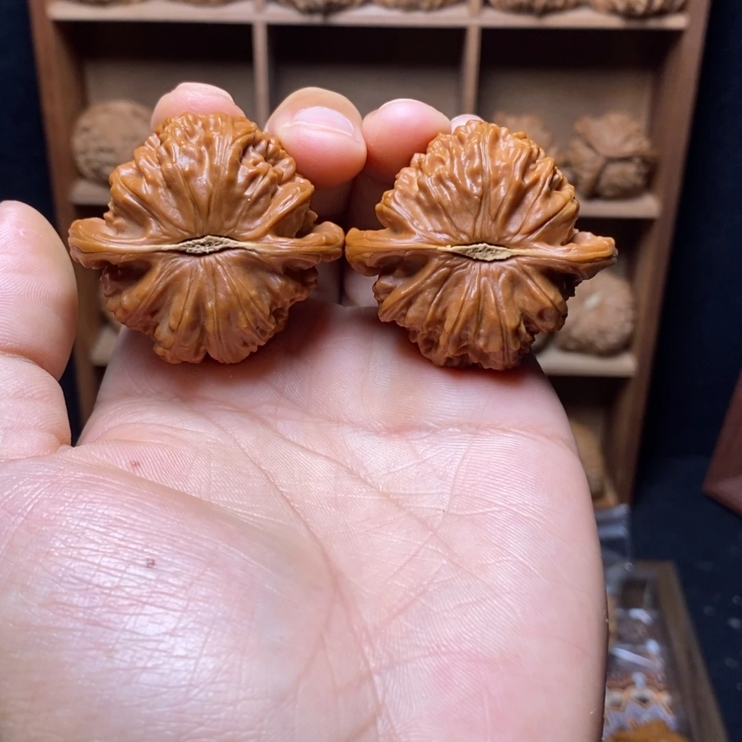 文玩核桃吊坠闷白