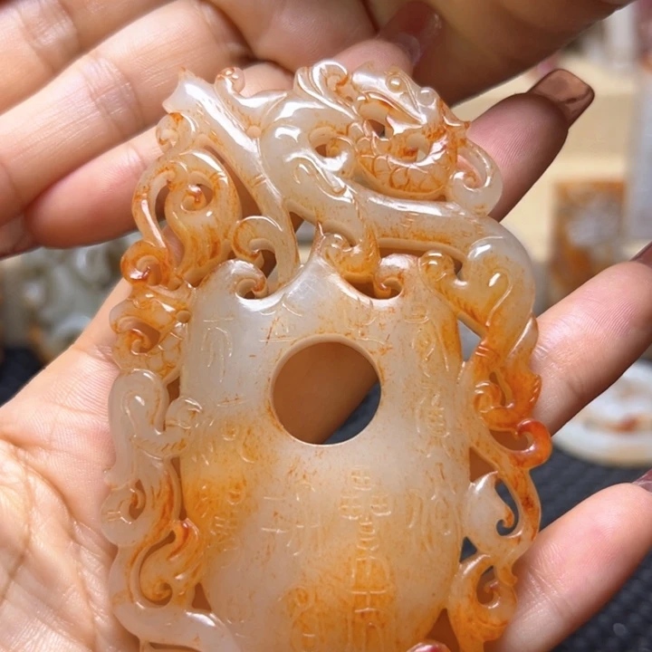 未镶嵌和田玉（糖玉）挂件