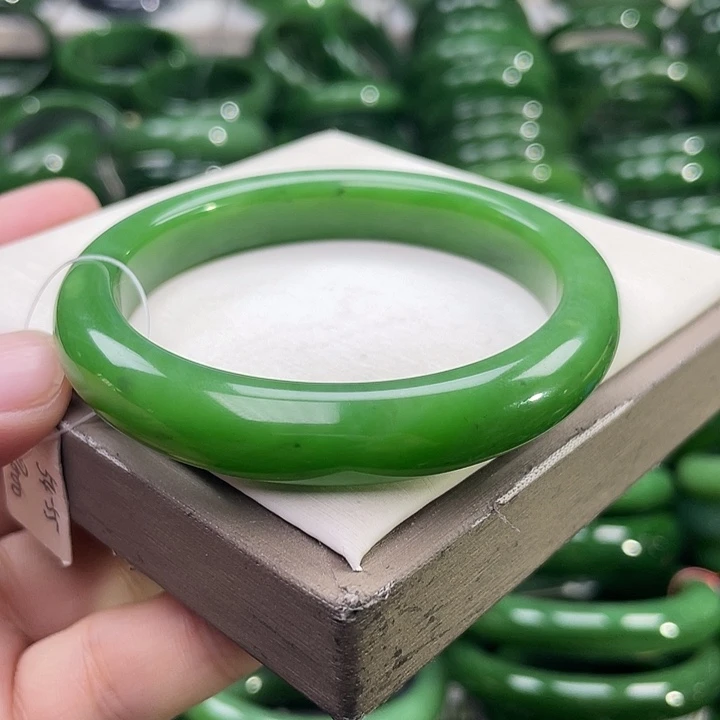 未镶嵌手镯和田玉（碧玉）