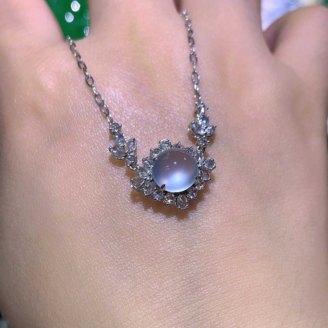 翡翠18K金镶嵌颈饰玻璃种蛋面吊坠