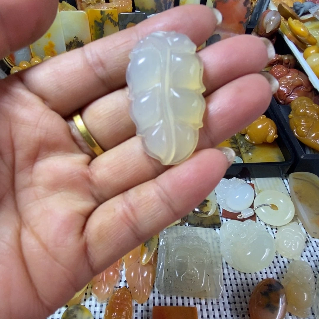 石英质玉（黄龙玉）合金吊坠