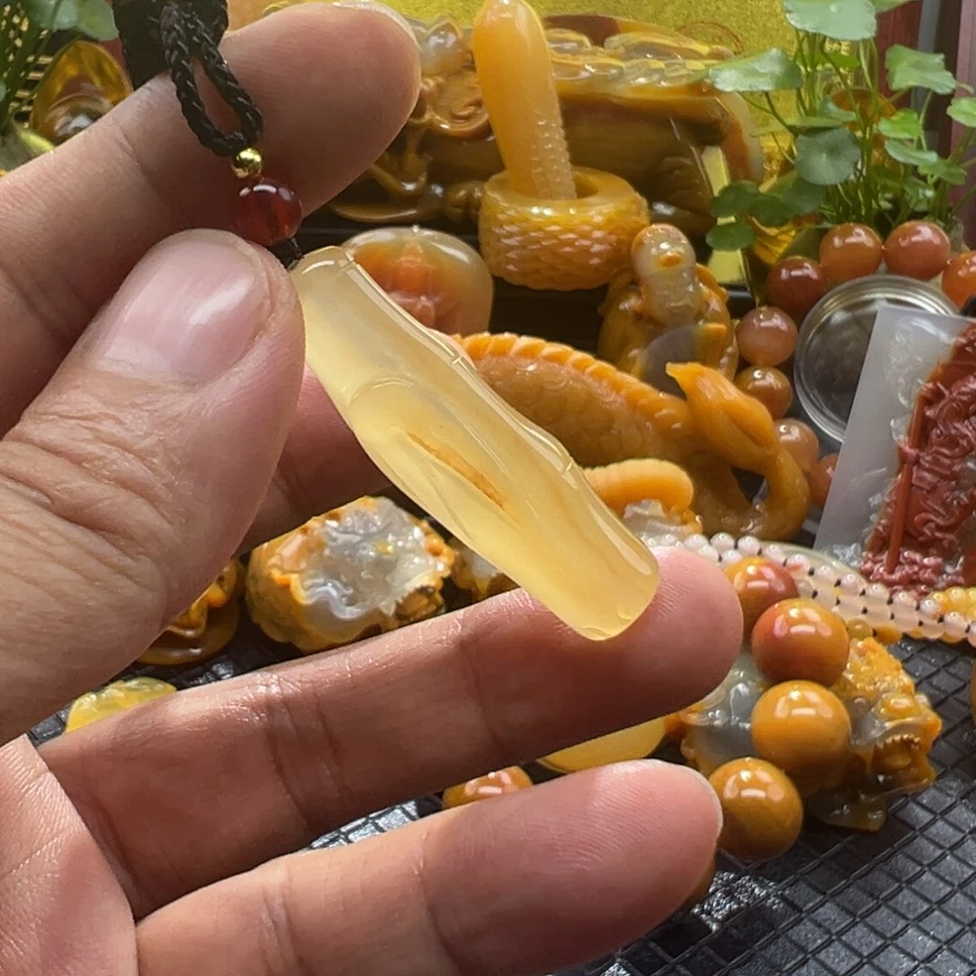 石英质玉未镶嵌颈饰