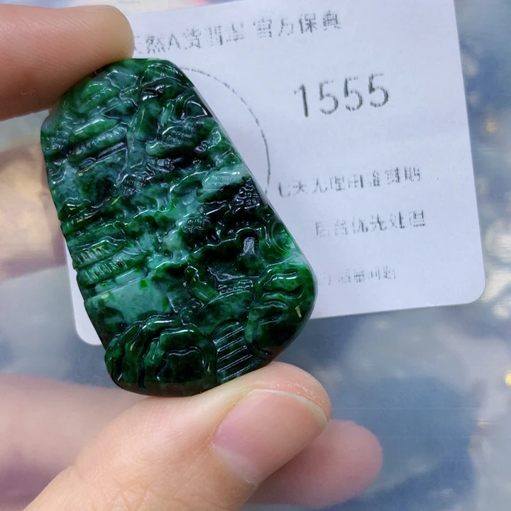 翡翠颈饰未镶嵌翡翠