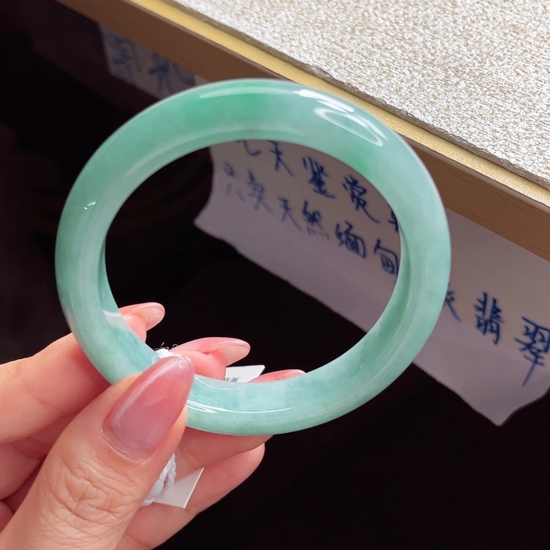 翡翠未镶嵌手镯手镯