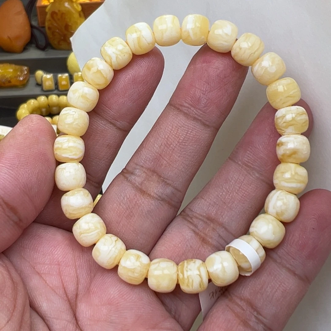 蜜蜡未镶嵌珠宝奇石8加9.34克