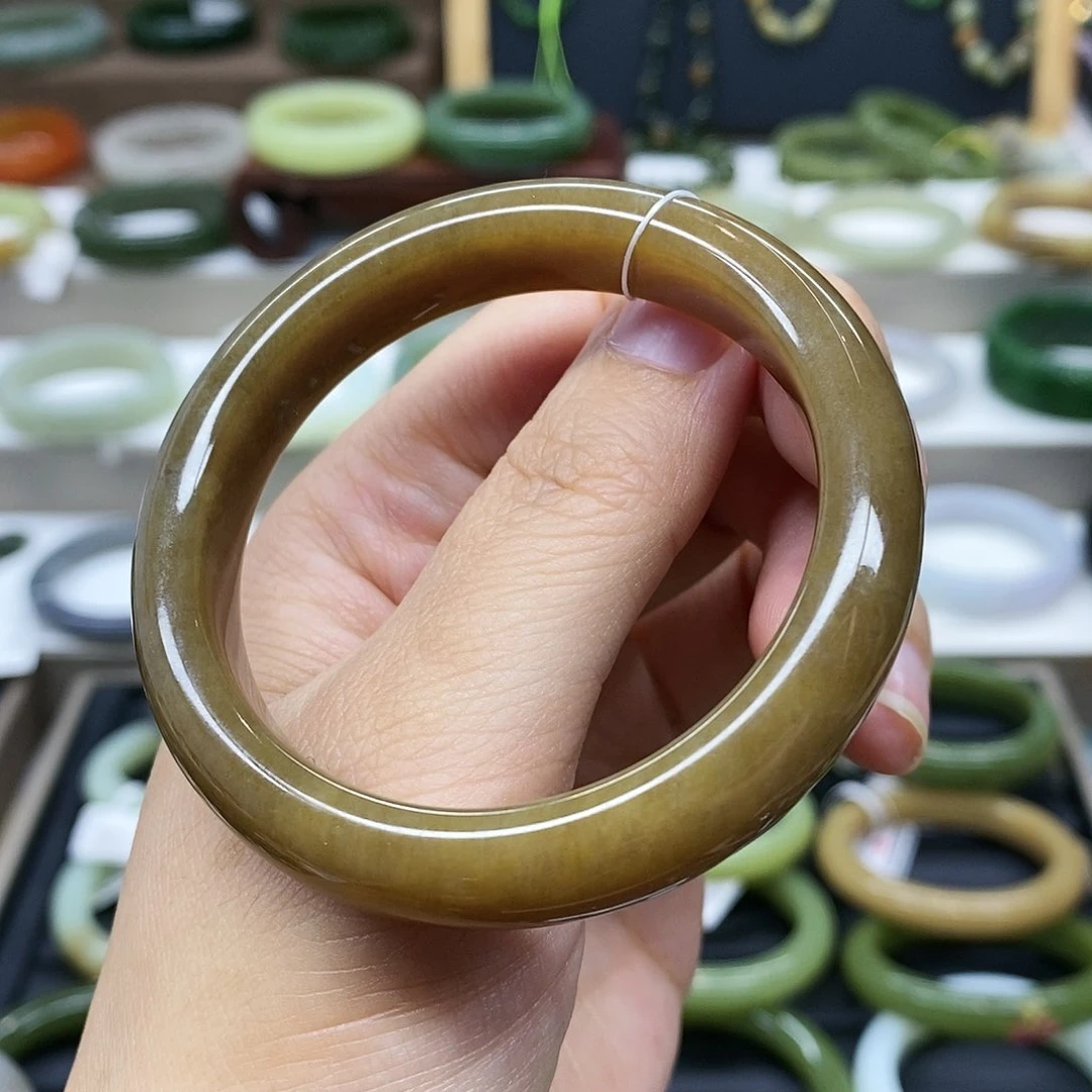 【闪购商品】未镶嵌手镯和田玉