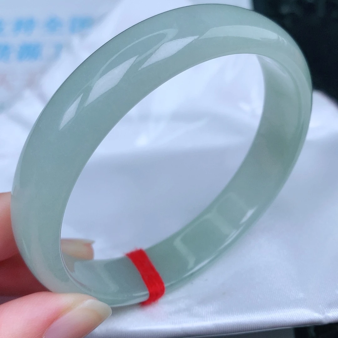 翡翠手镯未镶嵌天然