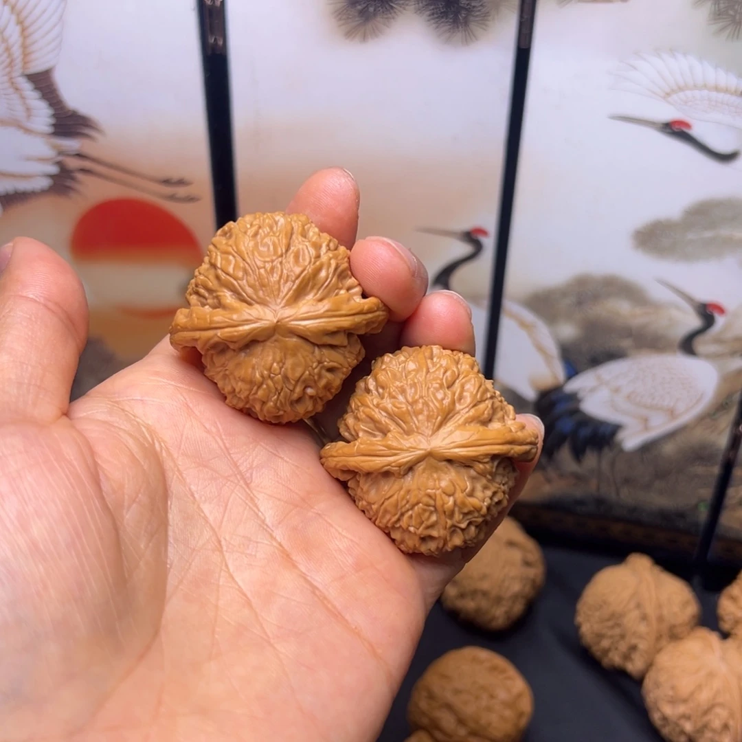 文玩核桃吊坠40白狮子