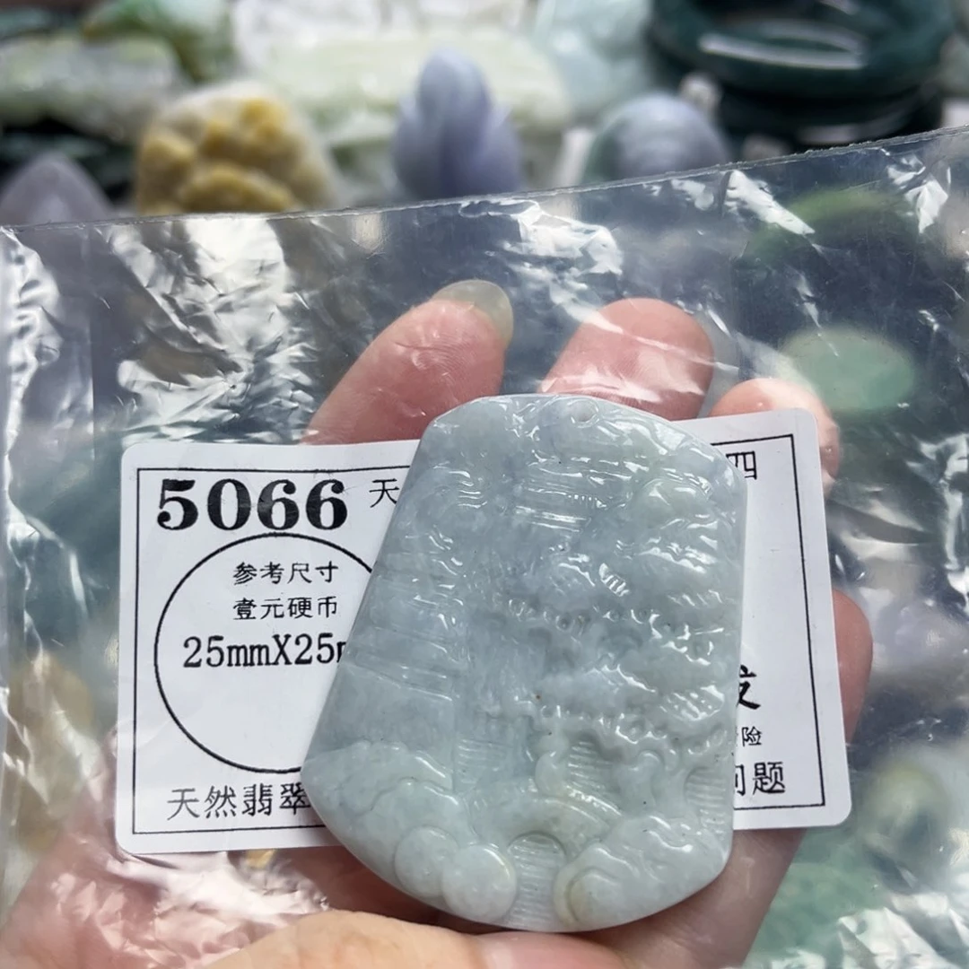 翡翠未镶嵌颈饰5066