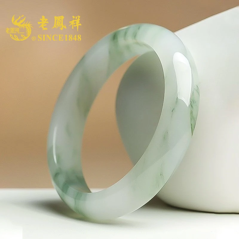 老鳯祥天山翠玉镯女款手镯国风送女友妈妈生日礼物时尚冰种冰透
