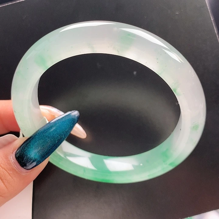 石英质玉未镶嵌镯子55