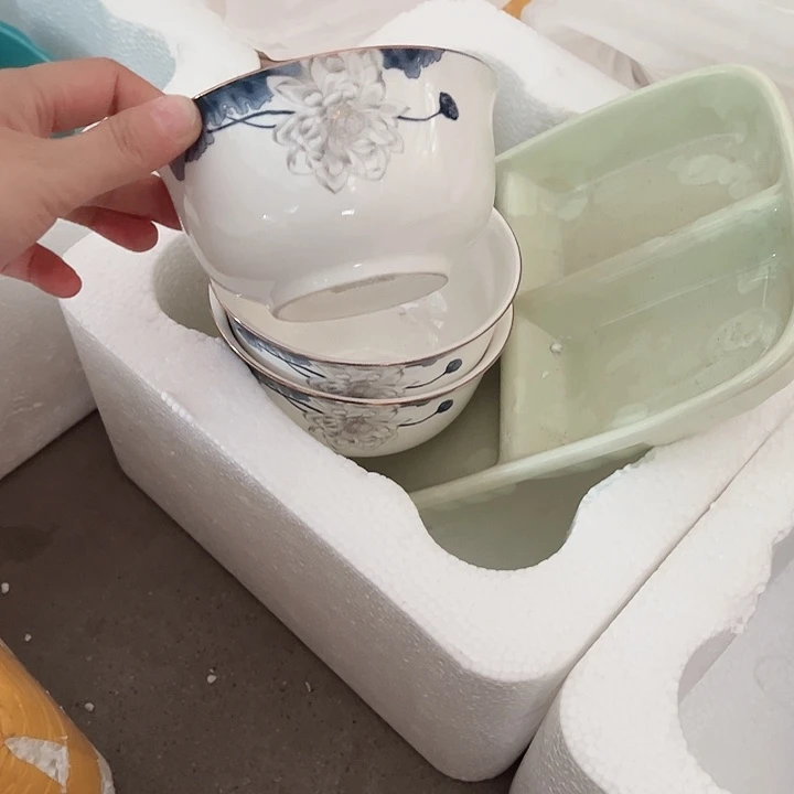 娇****荷花碗3只破损包赔不补发介意勿拍
