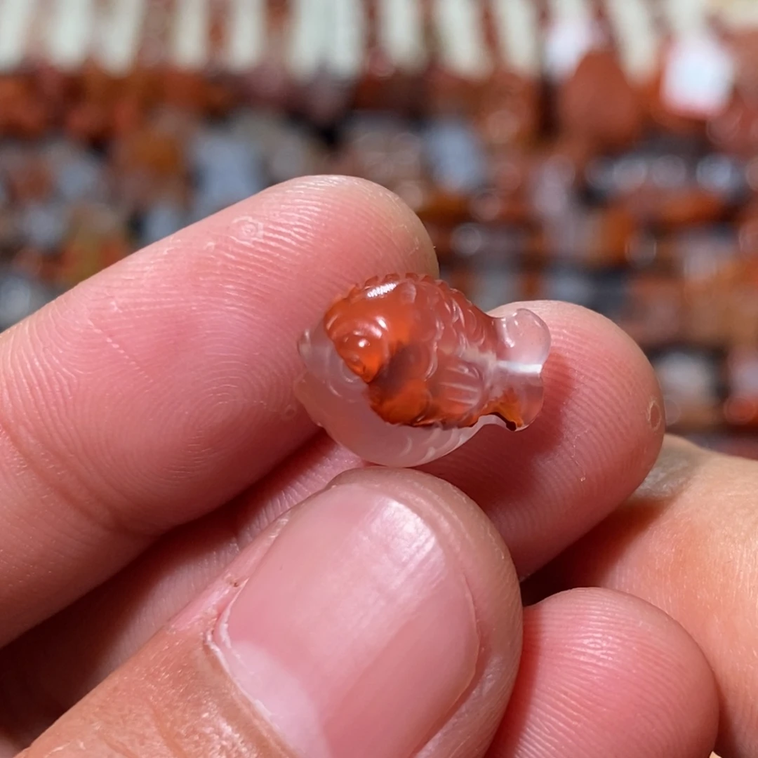 南红玛瑙冰飘未镶嵌嘟嘟鱼1