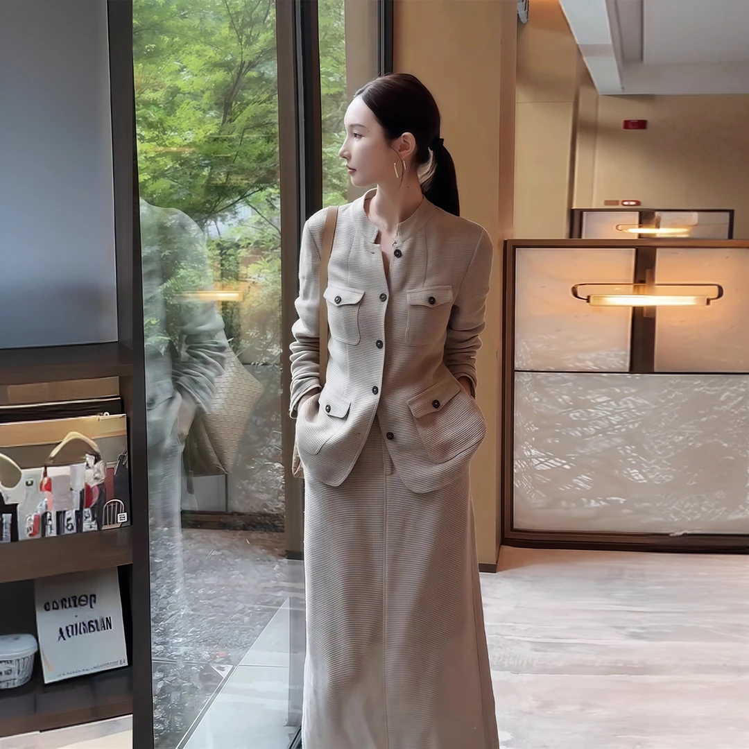 法式小香风套装秋季2025新款高级感休闲时尚大方上衣半身裙两件套