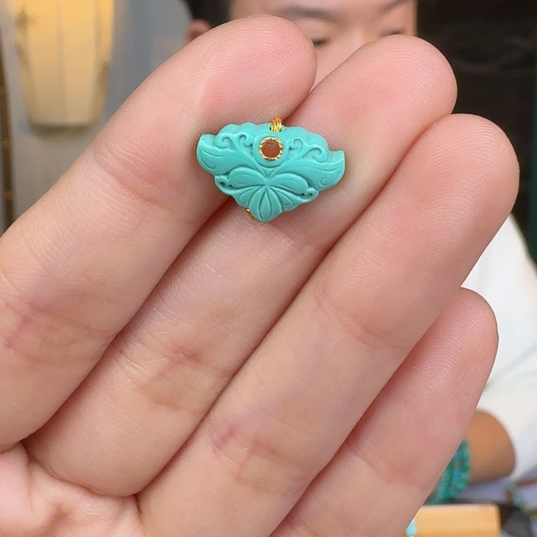 绿松石未镶嵌挂件