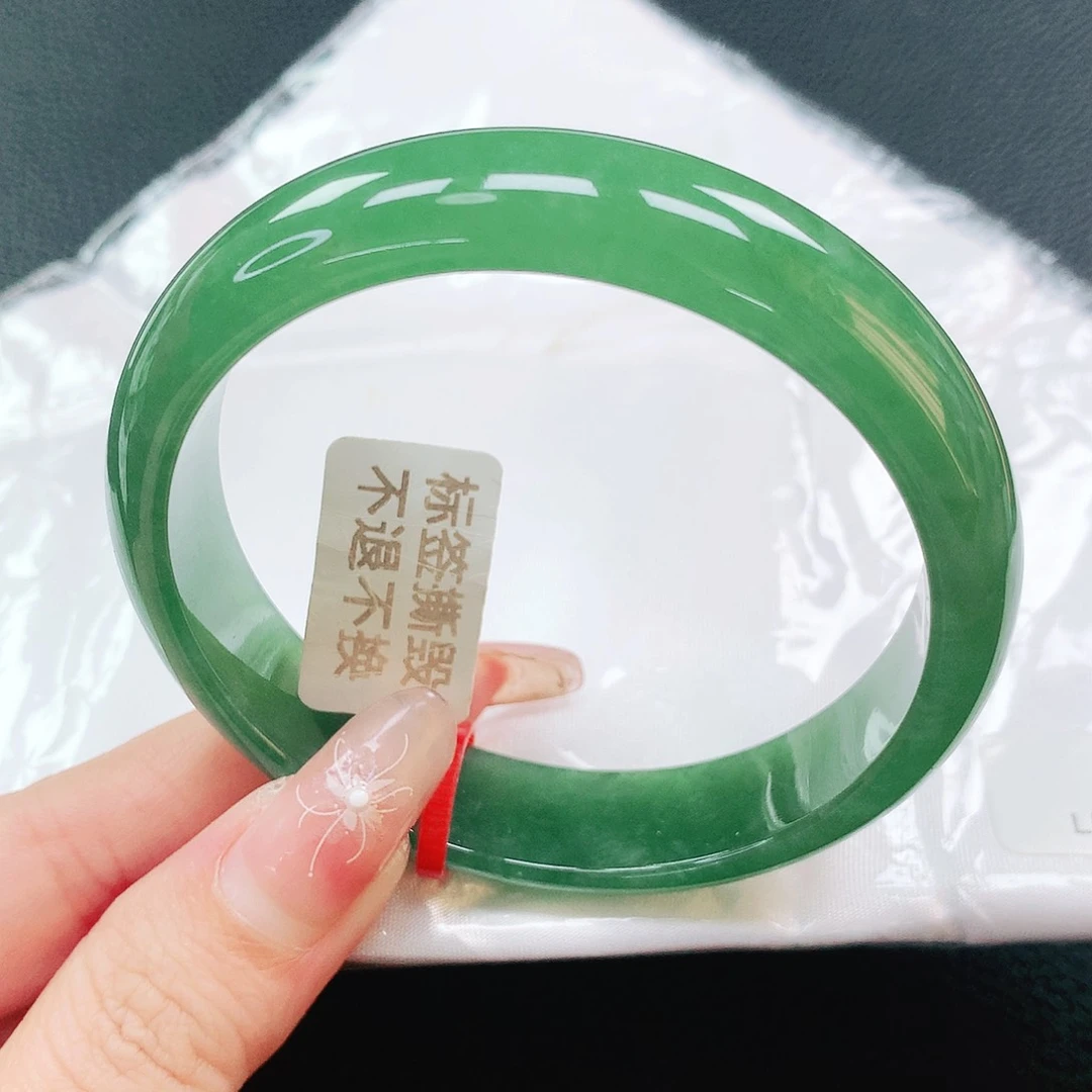 翡翠手镯未镶嵌58圈