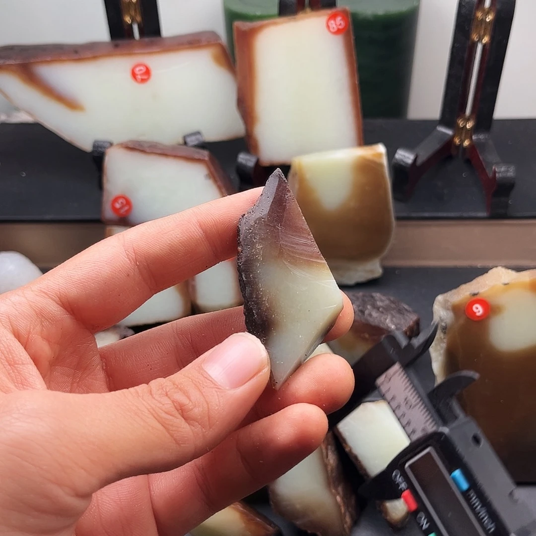 和田玉（糖玉）未镶嵌颈饰