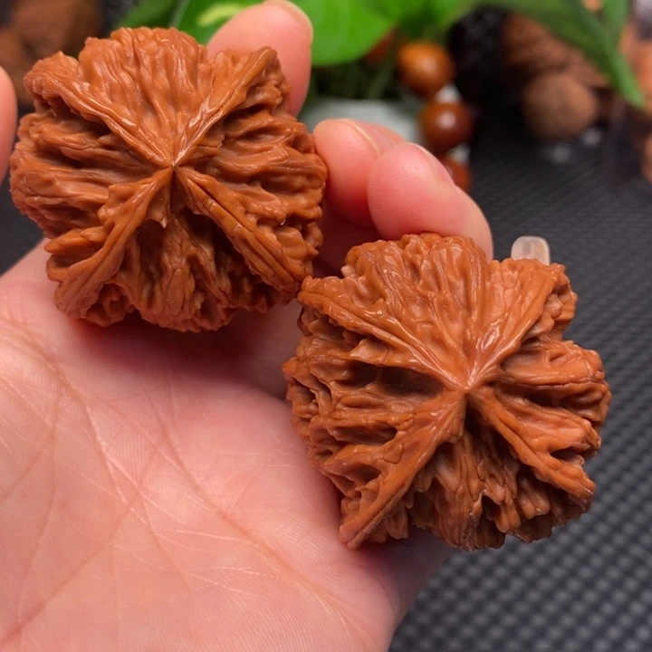 文玩核桃吊坠苹果四