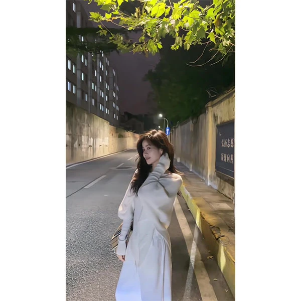 今年流行的女装搭配套装气质温柔奶fufu长袖针织上衣阔腿裤两件套