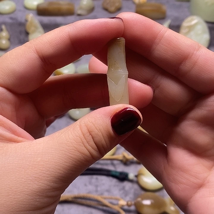 和田玉（糖玉）未镶嵌颈饰