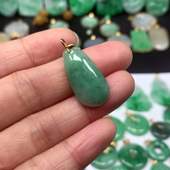 翡翠吊坠(不含链)18K金镶嵌