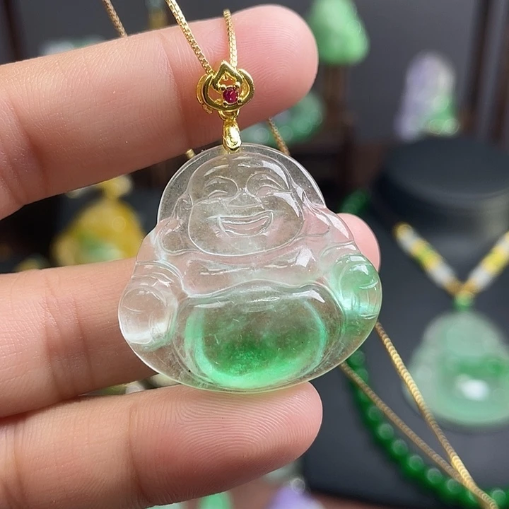翡翠未镶嵌吊坠(赠链)