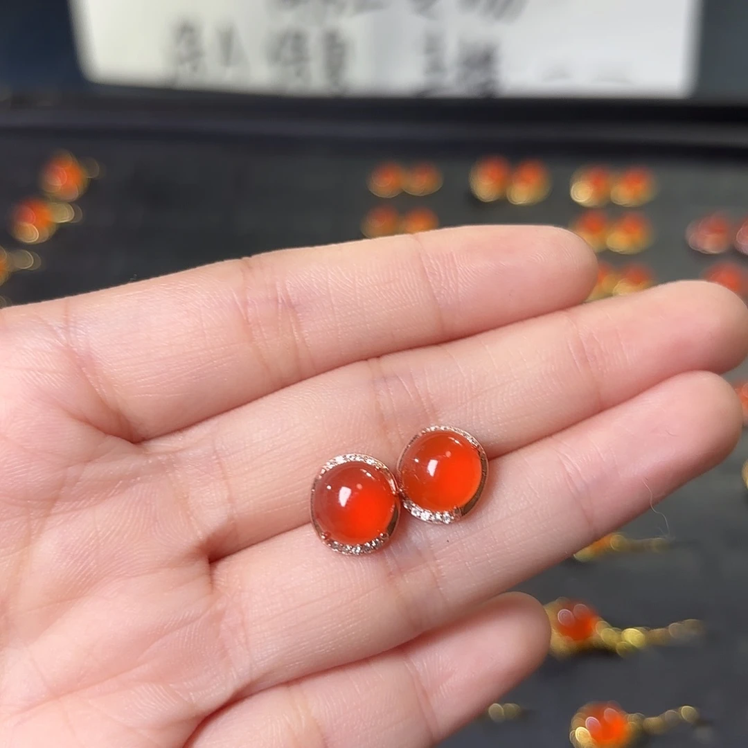 南红玛瑙银S925镀金镶嵌南红玛瑙石款式多样新颖时尚