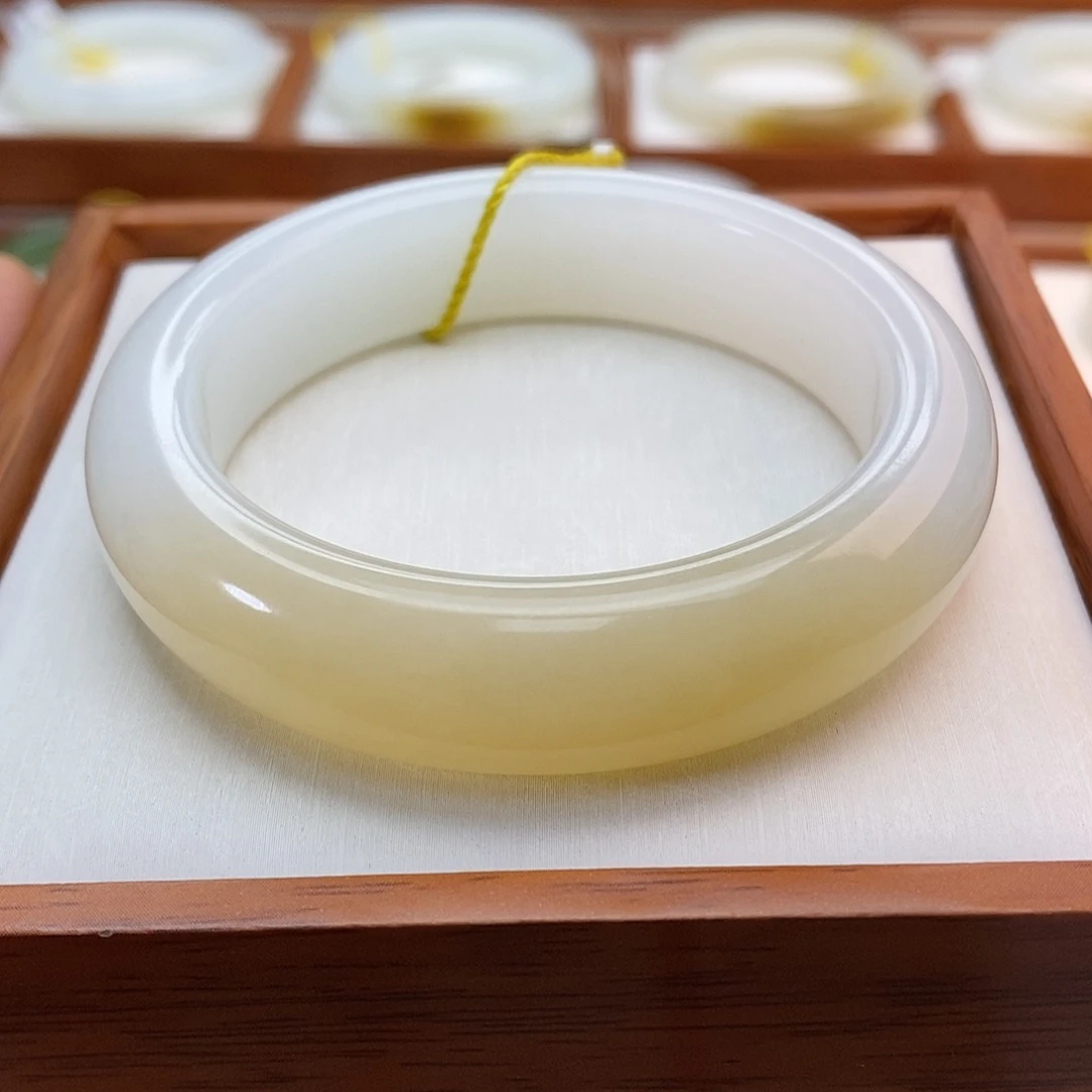 手链未镶嵌和田玉（糖玉）