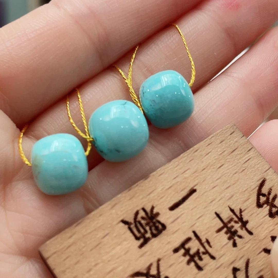 绿松石颈饰未镶嵌