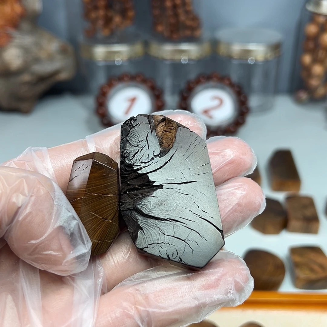 阿***y柏木（崖柏）雷击吊坠