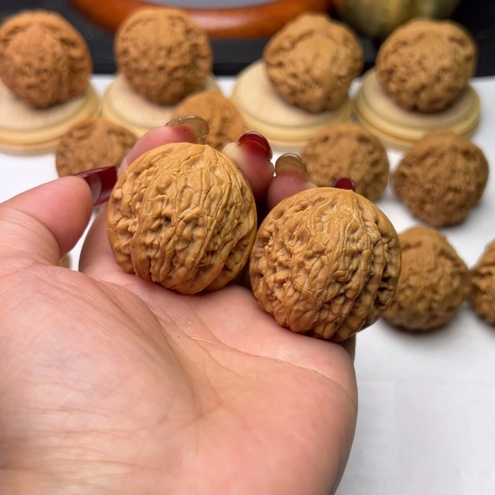 文玩核桃把件芳芳39虎头王